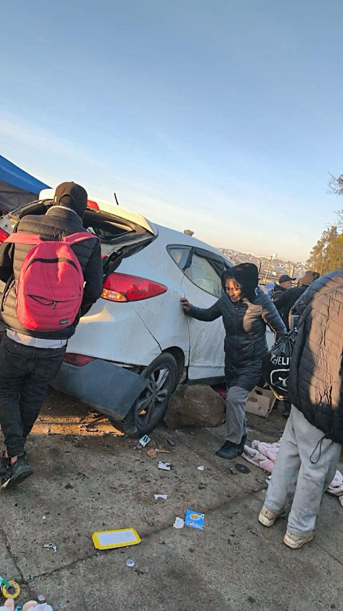 ucvradio's tweet photo. #AHORA Grave accidente en Feria Caupolicán de Gómez Carreño #ViñadelMar deja preliminarmente 6 fallecidos y 7 heridos #EnDesarrollo https://t.co/bUtCavTyvJ