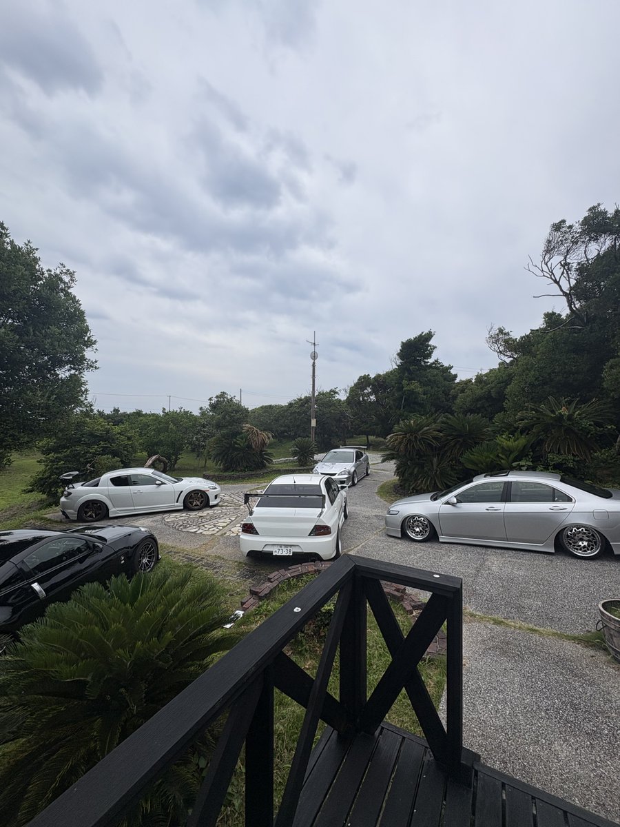 koc_243's tweet photo. 車を眺めながらBBQ https://t.co/TgEpPHM6r1