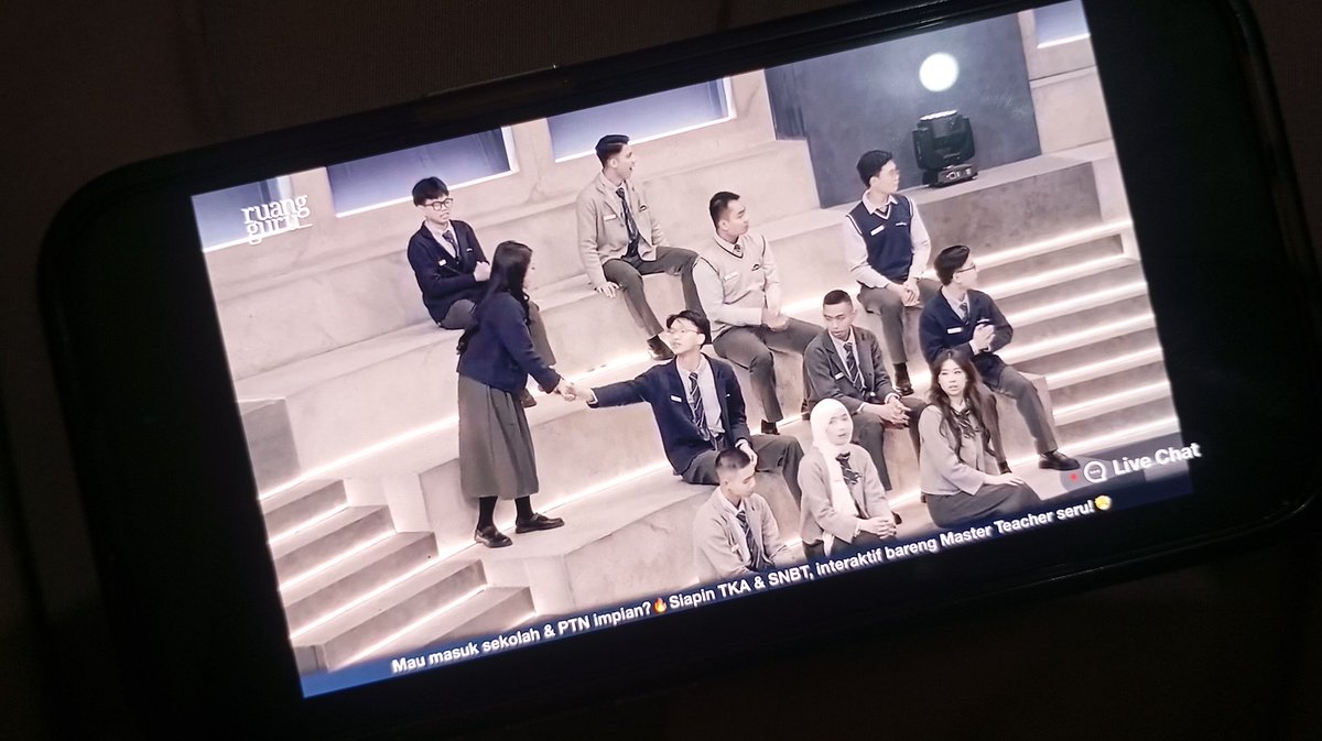 halcyonjef's tweet photo. Oh no my baddie gurl LULUA 😭 https://t.co/rqSpYYj7kX
