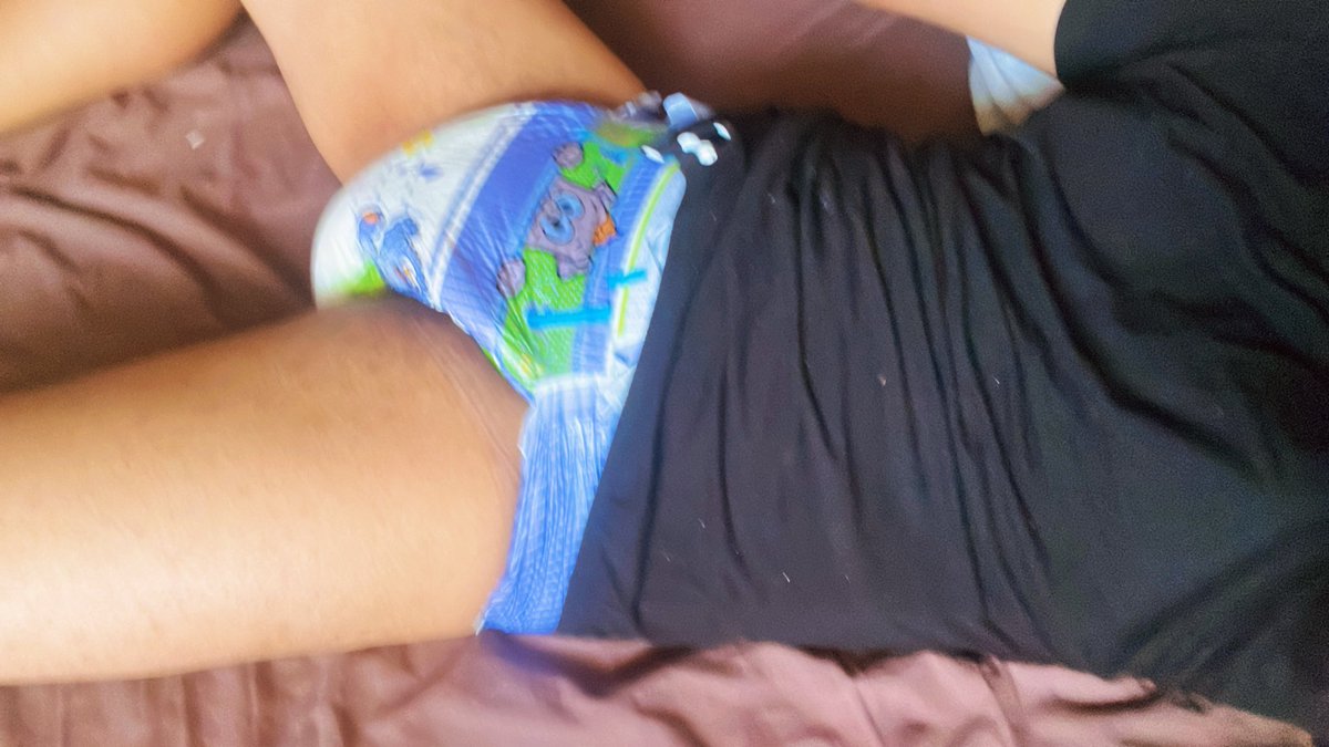 nappypantz's tweet photo. Chilling out in my soggy morning diaper 😌 #abdl #diaperlover https://t.co/NS5r8Ltoq7