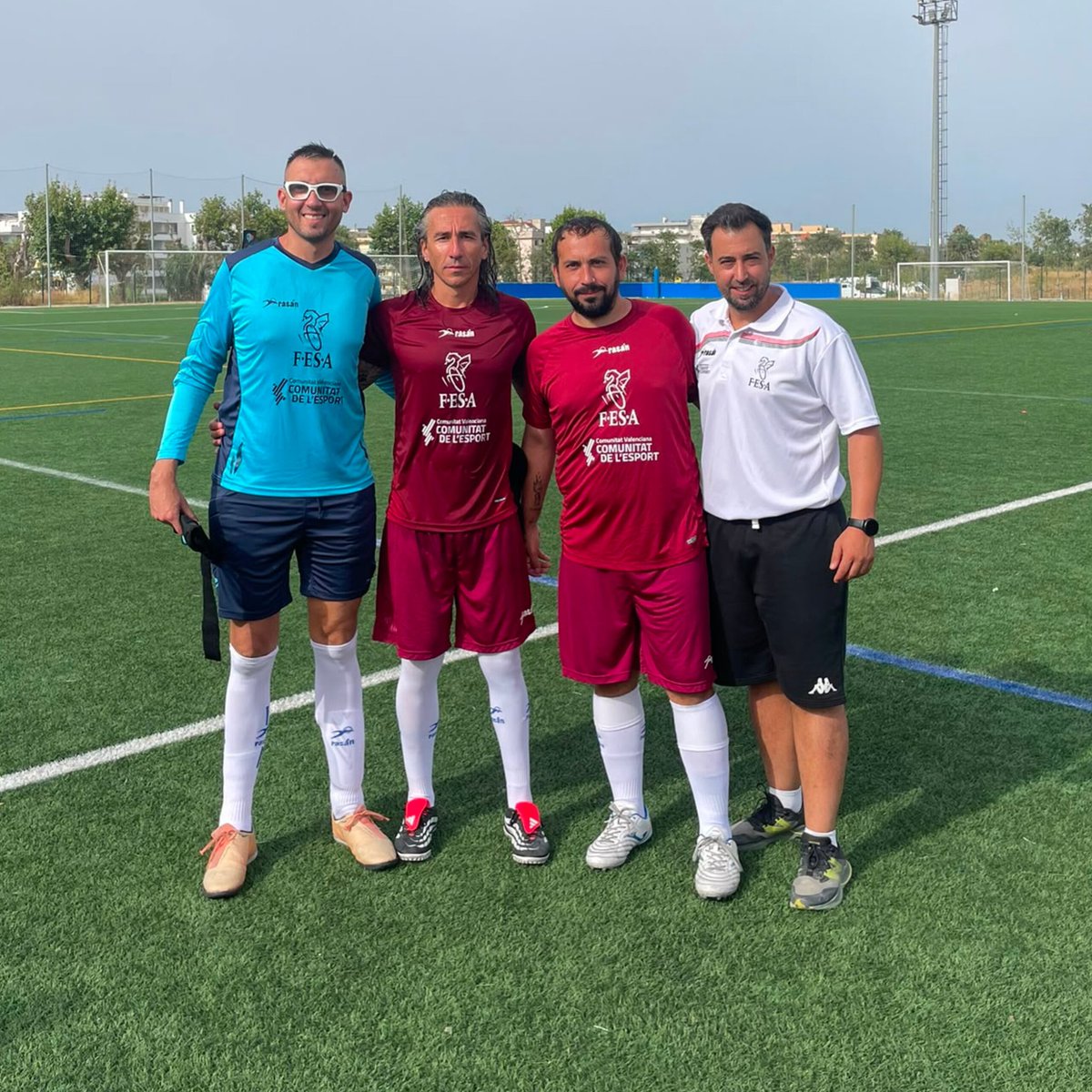 HCFParalimpico's tweet photo. 🄻🄾🅂 4 🄵🄰🄽🅃🄰́🅂🅃🄸🄲🄾🅂

La Selec. Valenciana de ⚽️ para Deportistas con #paralisiscerebral y #dañocerebraladquirido en el torneo internacional de Cataluña, junto a las selecciones Catalana y Danesa, ha contado con 3 de nuestros jugadores y Alejandro Álvarez como técnico https://t.co/j8vISqHwuz