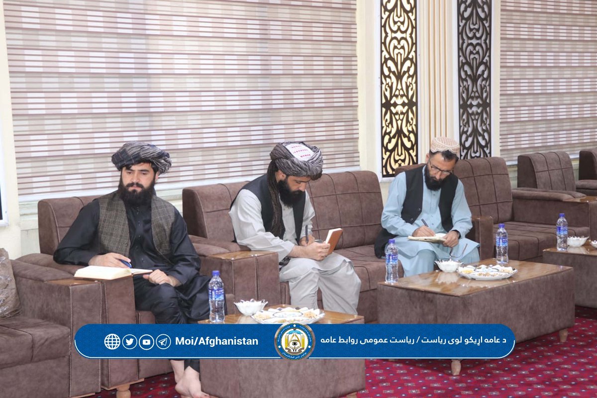 abdulmateenqani's tweet photo. د کابل والي، الحاج ملا امین‌الله عبید په خپل کاري دفتر کې د یوناما د مرکزي زون له مشرې مېرمن ټابیتا بوګوا او د هغې له ملګري پلاوي سره وکتل
۱/۴ https://t.co/l3HEfyJXxZ