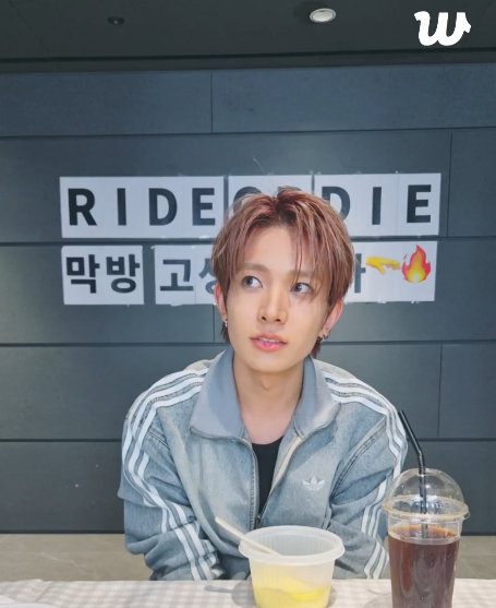 heesdrift's tweet photo. give him some time, he's thinking guys https://t.co/YJsroJ7Rj5