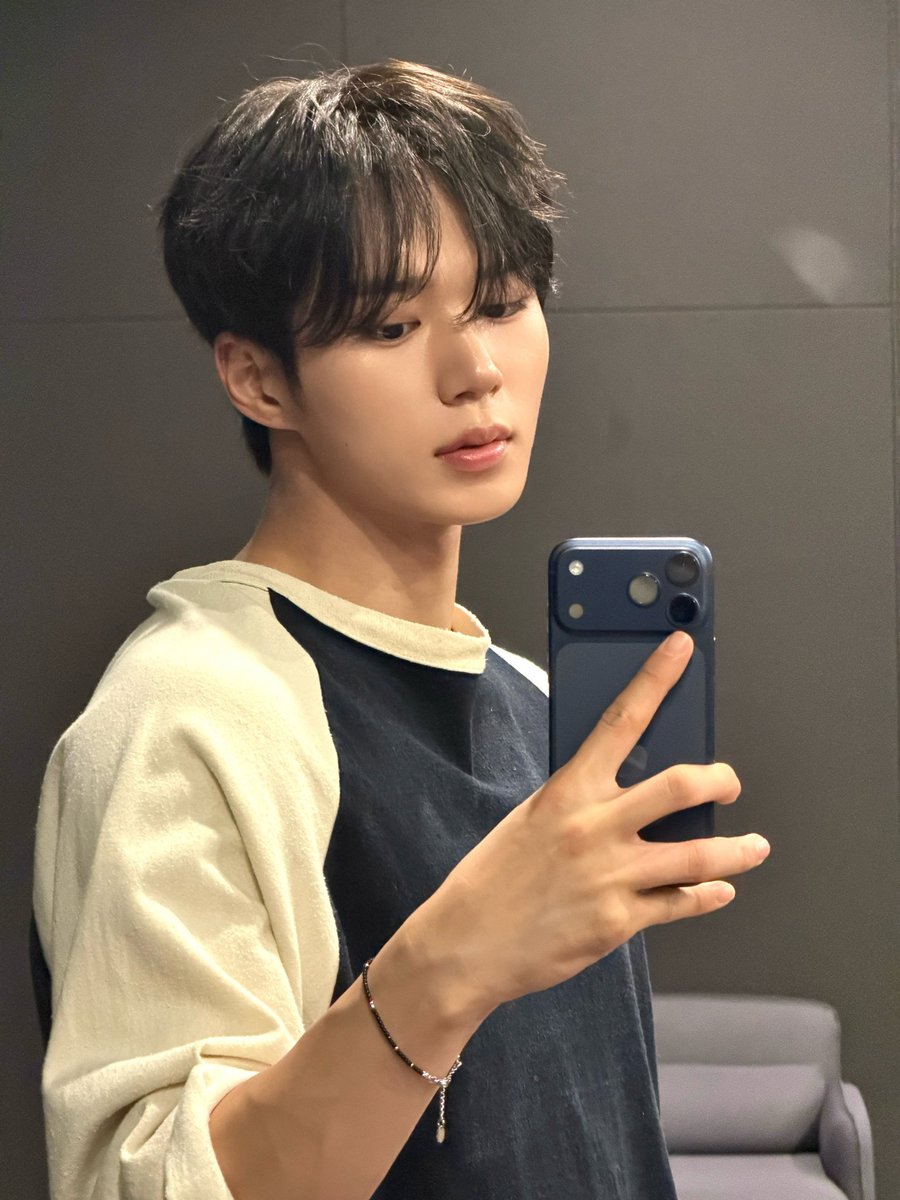 js_syncstation's tweet photo. #junseo_outfit
260707 pc x 

engbrox
블레이즈 비즈 팔찌 2종 택 1

#김준서 #준서  #JUNSEO #ジュンソ https://t.co/zkzh3eKB1E