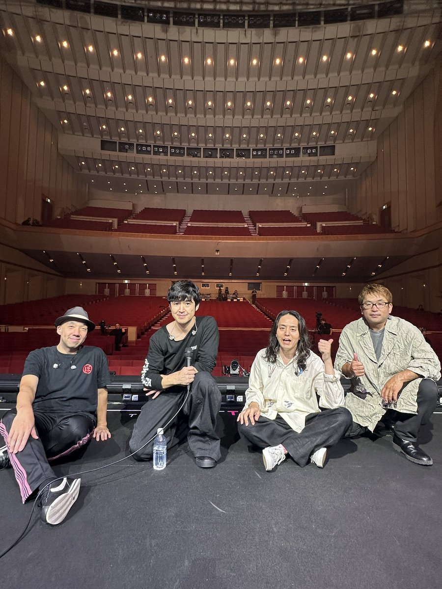 remioromen_oa's tweet photo. 「Reunion Tour 2026」ツアーファイナル・山梨公演終了！

15年ぶりの全国ツアー、全21公演を無事完走しました。

会場に足を運んでくださったみなさま、
そして全国から応援してくださったみなさま、
本当にありがとうございました！

ツアーのセットリストプレイリストも公開しましたので、
ぜひツアーの余韻とともにお楽しみください✨

▼「レミオロメン Reunion Tour 2026」 7.12 at 山梨・YCC県民文化ホール SETLIST PLAYLIST
https://t.co/LO9V5R9Hev