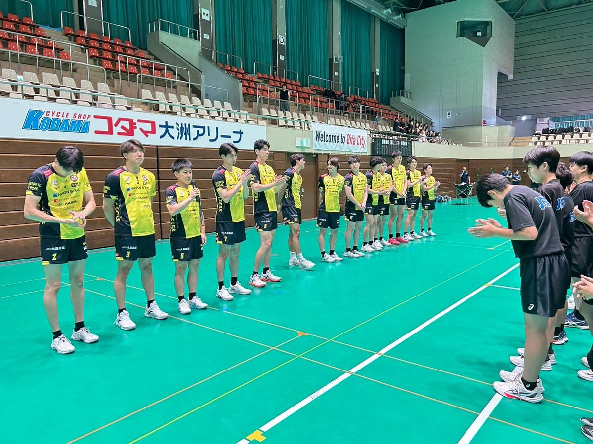 sakaiblazers's tweet photo. 大分市での合宿最終日は、大分市との交流事業で中学生を対象としたバレーボール教室を実施しました‼️🏐

堺へ戻り、これからさらにチームを強化してまいります💪

#大同生命svリーグ #バレーボール
#日本製鉄堺ブレイザーズ https://t.co/So0XMlw2A5