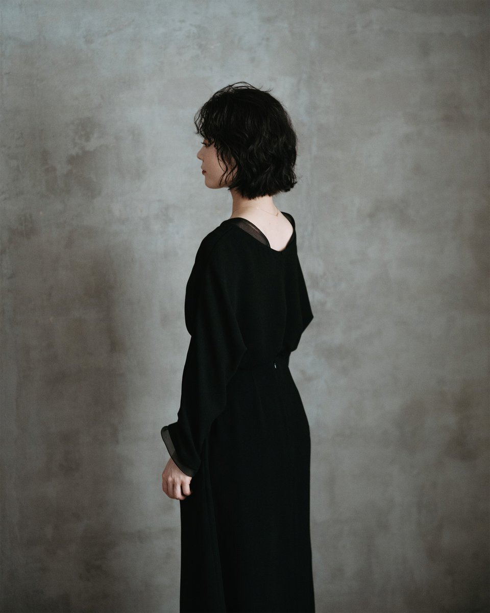 yoriso_'s tweet photo. 西洋の装飾と和の美意識が融合した、
セミフォーマルドレス

---

新訳茶の本 × portraitly の新作フォーマルドレスを製作中。
受注受付は夏〜秋を予定しています。
続報をお楽しみに。

-------

“portraitly” with https://t.co/6ZgbetNZ0b
「肖像画のように」

#portraitly #mihotanaka
#yoriso #dress
#西荻窪