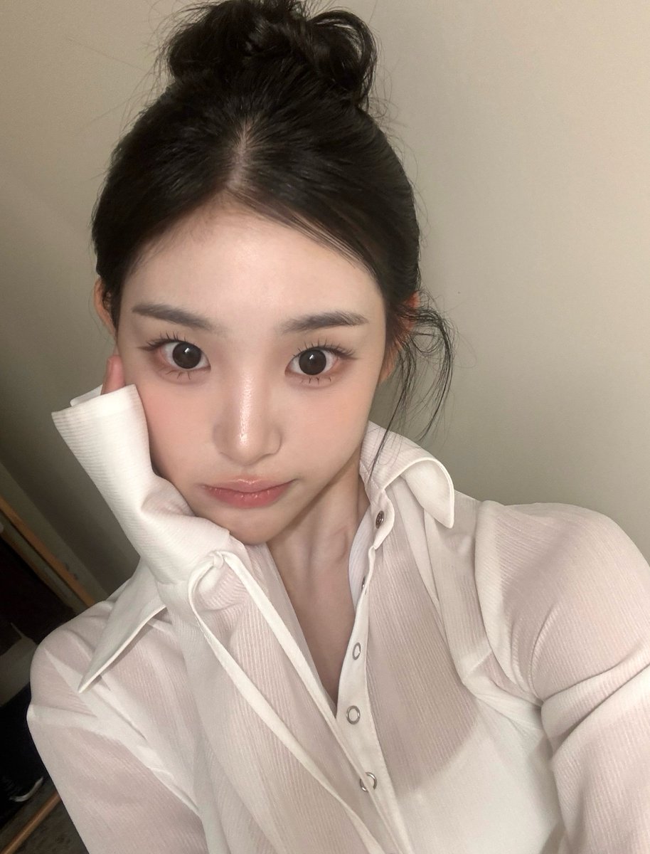 260712] #tripleS Jiyeon COSMO Talk update 🦢 #JiYeon #지연 #지서연