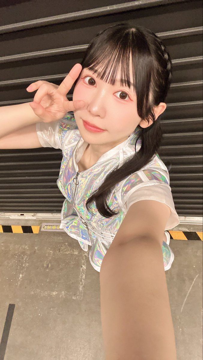 Riko_kohara's tweet photo. #BEAT_AX_SUMMER 

１組目RAISE A SUILEN として出演いたしましたっ

ギター、ロック役の小原莉子です✨👓

初めましての皆様もたくさんいた気がする、、！✨💐
今日も頑張りましたーっ( *ˊᵕˋ)✩︎‧₊
素敵な時間をありがとうございました✨ https://t.co/qfz1f7scPR