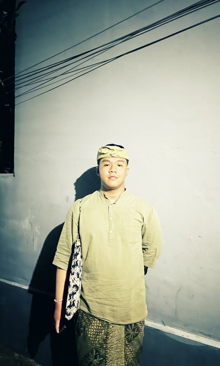 schruzxx's tweet photo. proud to be balinese 😝 https://t.co/3SV3HLwf8U