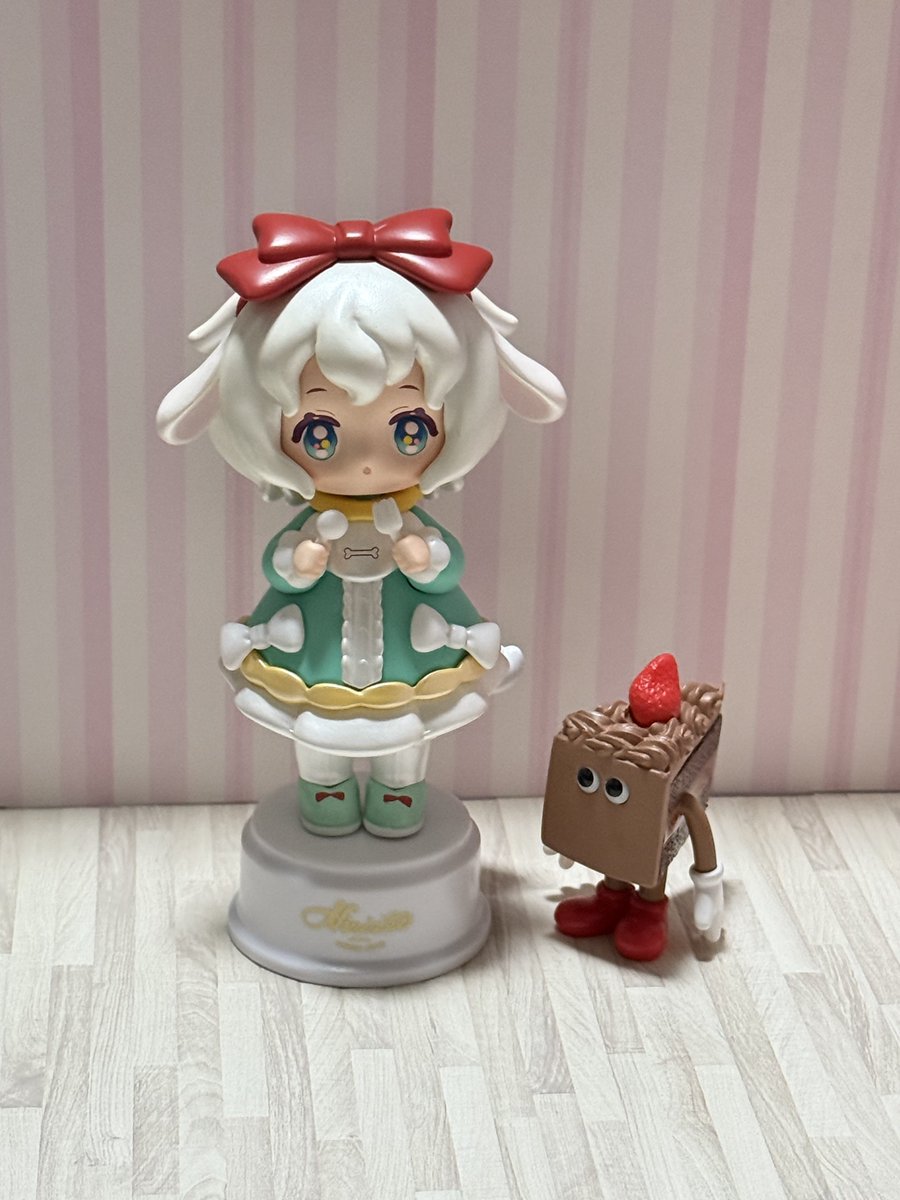 pepo8f's tweet photo. せっかく可愛いフィギュア達を買ったのに撮影環境が悪すぎて雰囲気良くない写真しか撮れない……
レフ板とかちゃんと用意します https://t.co/m2PRhP0Bsl