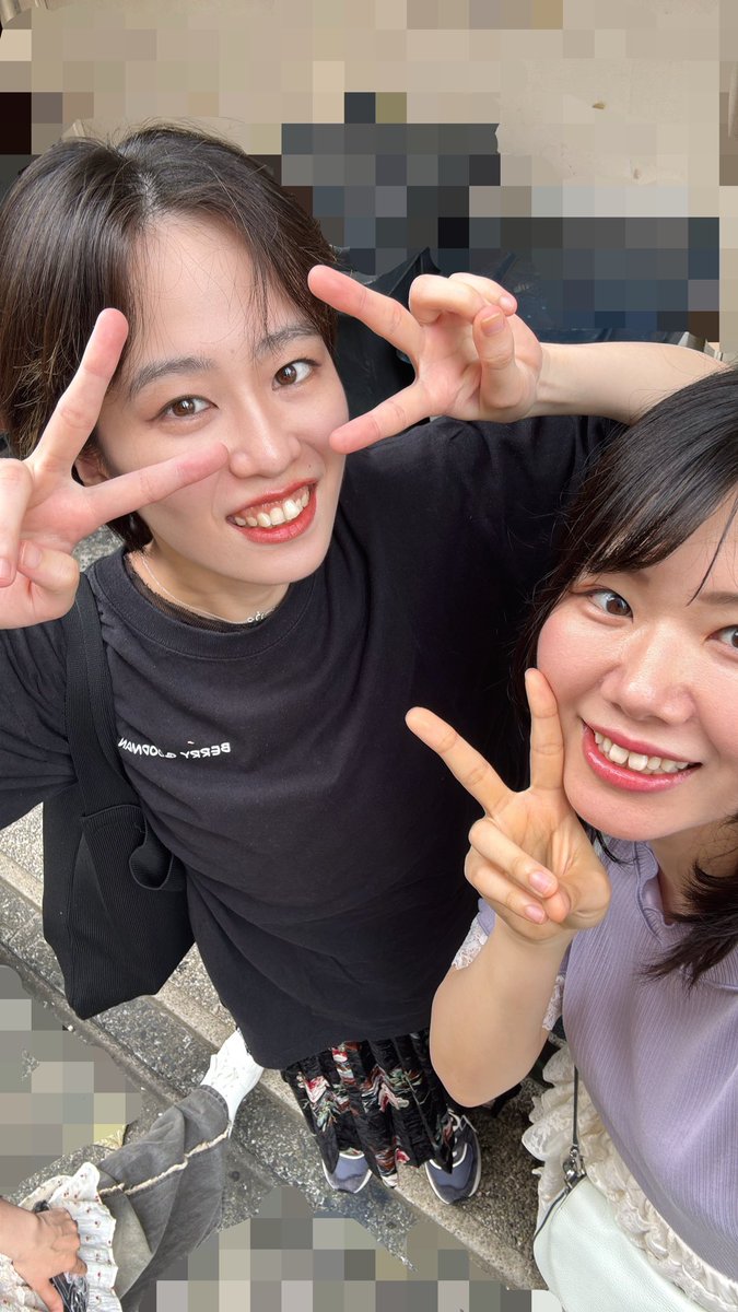 kaya___komatsu's tweet photo. Fing'sの仲間と📸
たっちゃんがカラカラの喉のために白桃ルイボスティー(買い物ついでにお願いした🙈︎)を奢ってくれた🙏
ありがとう🥹
撮影早く終わったからはざまあやかとショッピングしてきたよ😊
それはまた載せるね✨️
#撮影 #Fings https://t.co/tkiCmWWLBQ