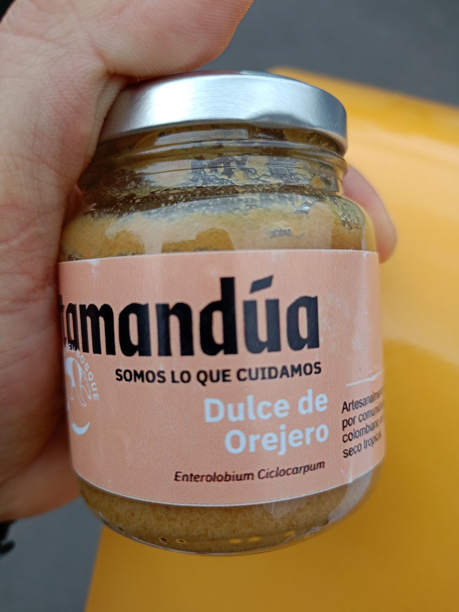 redforestal1's tweet photo. ¿Ya probó el dulce 🥞 de Enterolobium ciclocarpum🌳? El consumo de productos forestales promueve su siembra🌱 y beneficia a las comunidades que lo plantan generando economías locales. Este sabe a arequipe más porosito. No se puede proteger lo que no se consume. https://t.co/7VqQK8jmj8