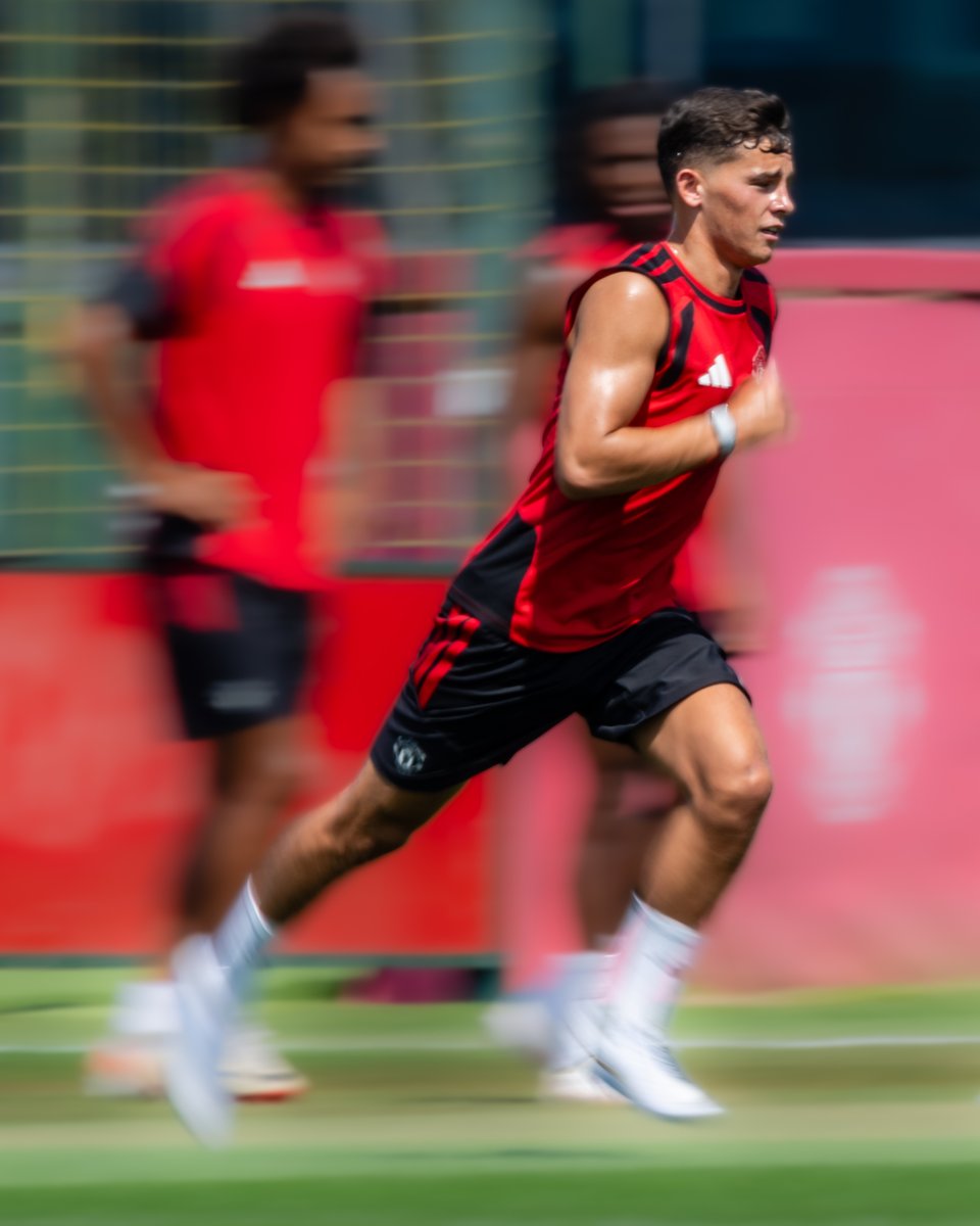 ManUtd's tweet photo. Going through the gears ⚙️➡️ https://t.co/rgIO7v2vyB