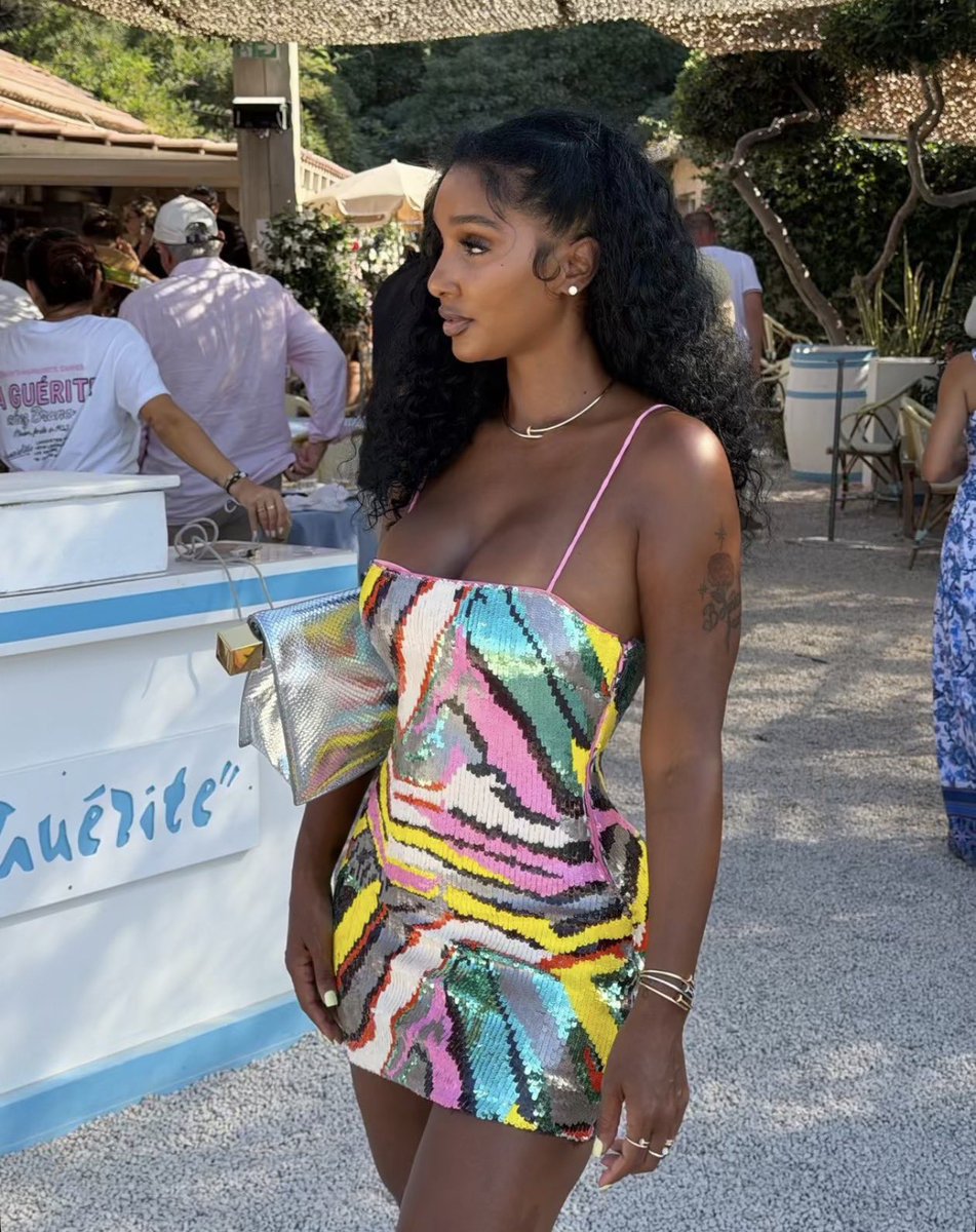 berniceburgos92's tweet photo. A little French escape. https://t.co/Impi7t4yF3