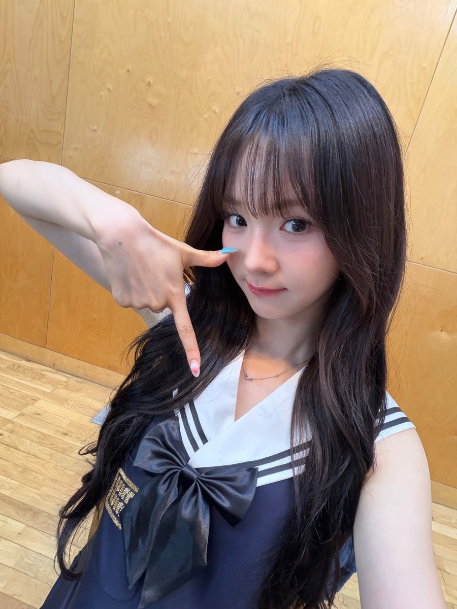 dbdrPwjd's tweet photo. 와 진짜 요즘 얼굴 걍 주사위 666 이네 미치겟다 https://t.co/IZ2jxvTJzv