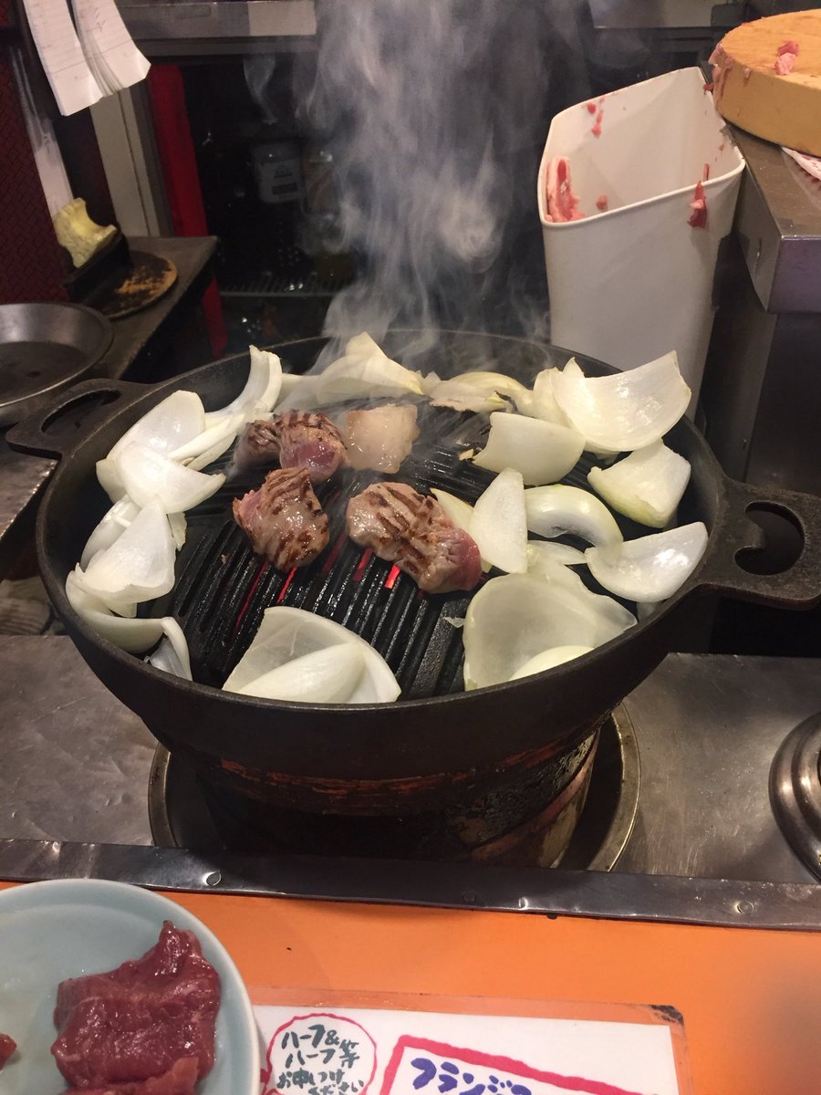 Jimo_fes's tweet photo. 『さっぽろジンギスカン本店』🥩

北海道札幌を代表するご当地グルメの一つ「ジンギスカン」✨
本場ならではの味わいを、ビールと一緒に美味しくいただきました🍺

#ジンギスカン 
#札幌 https://t.co/7YdjW0upKG