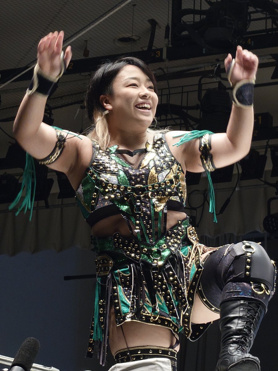 bonchan4648's tweet photo. wave後楽園ホール大会にて🤭
狐伯さんにご挨拶したよ🤩
キャッチ最後の後楽園の試合も楽しかった🤭
#wavepro
#狐伯
#CatchThewave
#後楽園ホール
#おれ❤ https://t.co/qNxck0G24g