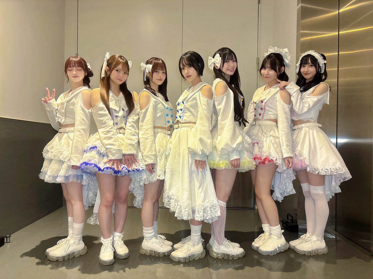 akaneclub_info's tweet photo. アイドル甲子園 初出演でした⚾️🥊

沢山ご来場頂きありがとうございました🎸🌅

#ネクラブ 背の順🪼
🤍月森 153.1cm
💜花宮 155.2cm
🩵絢崎 155.5cm
💙弥山 162.4cm
💛館原 164cm
❤️美好 164cm
🩷朝比奈 164.2cm https://t.co/3jsp3bgg6s