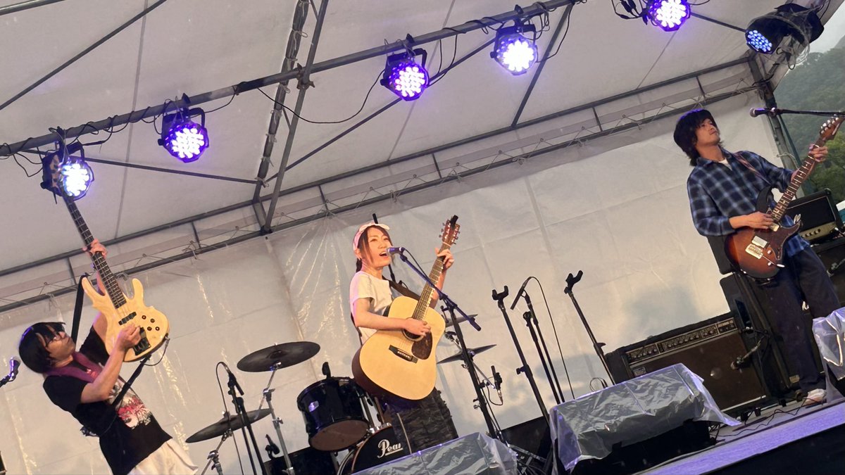 utsula_band's tweet photo. 2026.7.6甲府七夕まつりメインステージ
この日は3人体勢での出演でした🎋
ありがとうございました！！ https://t.co/PYvPpJP7Ay