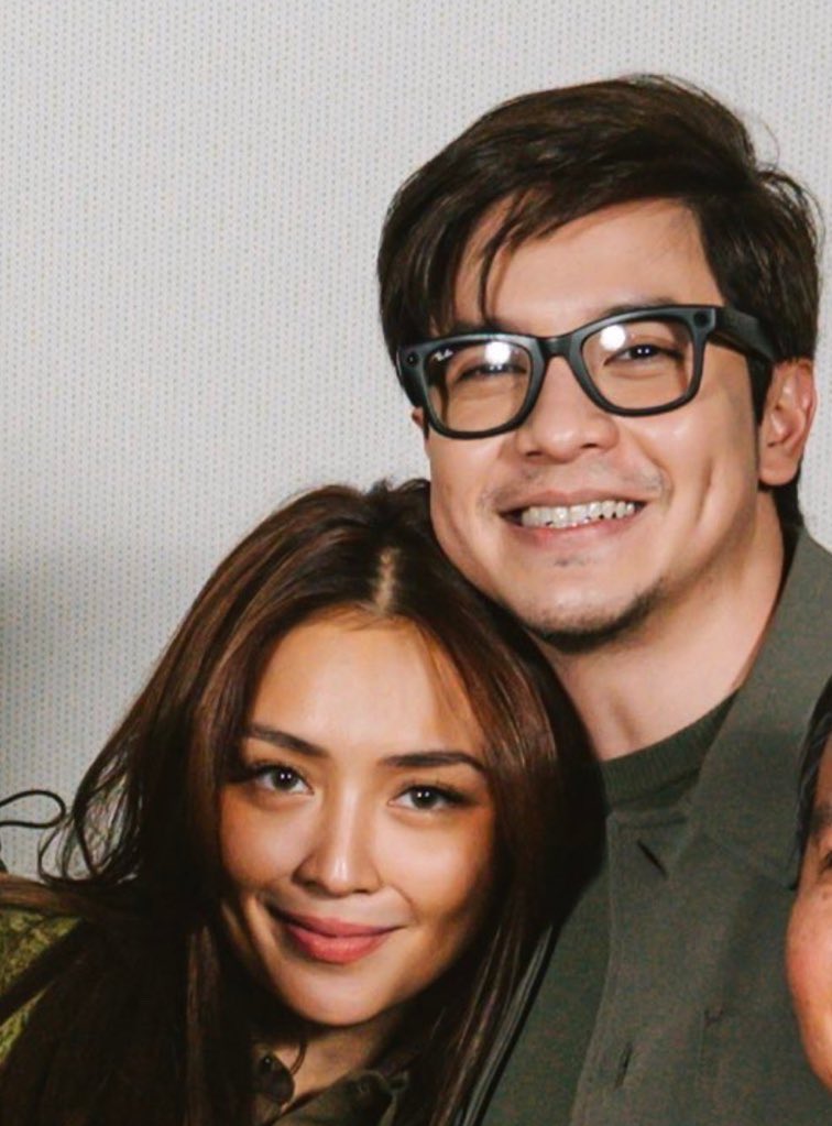califragilist22's tweet photo. Looking at these photos breaks my heart. Mga pinagtagpo ngunit di tinadhana 💔😭 #KathDen #KimXi #RalphVee #AlDub https://t.co/3LTZc7zGoh
