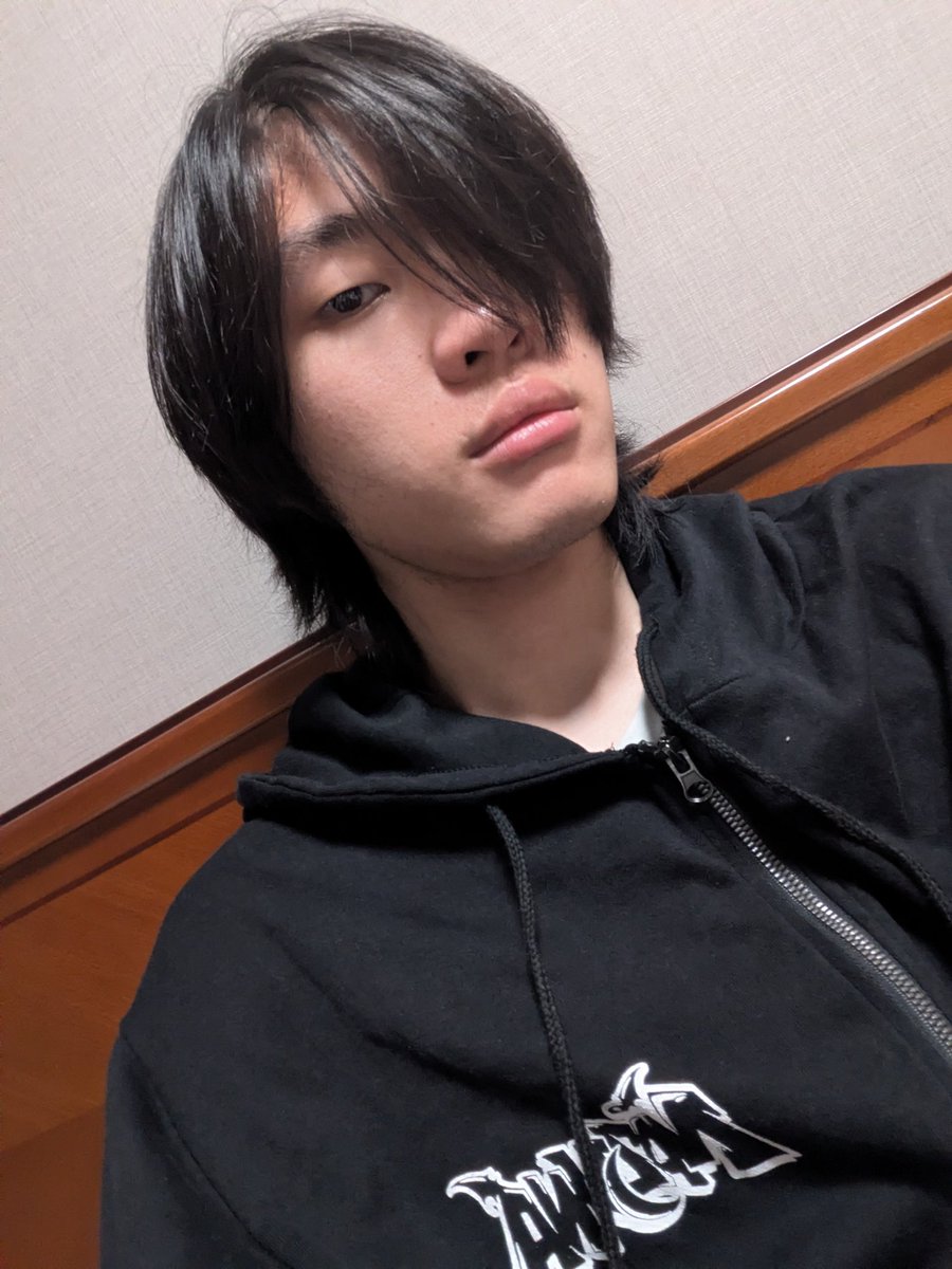 AwPy2QKmYFEVqEO's tweet photo. 会社の人と飯食いに行くのに、
さすがにこの姿だと、サブカル過ぎて行けなかった格好
#通話相手募集中 #彼氏募集中 https://t.co/8R5mZ0VaSj