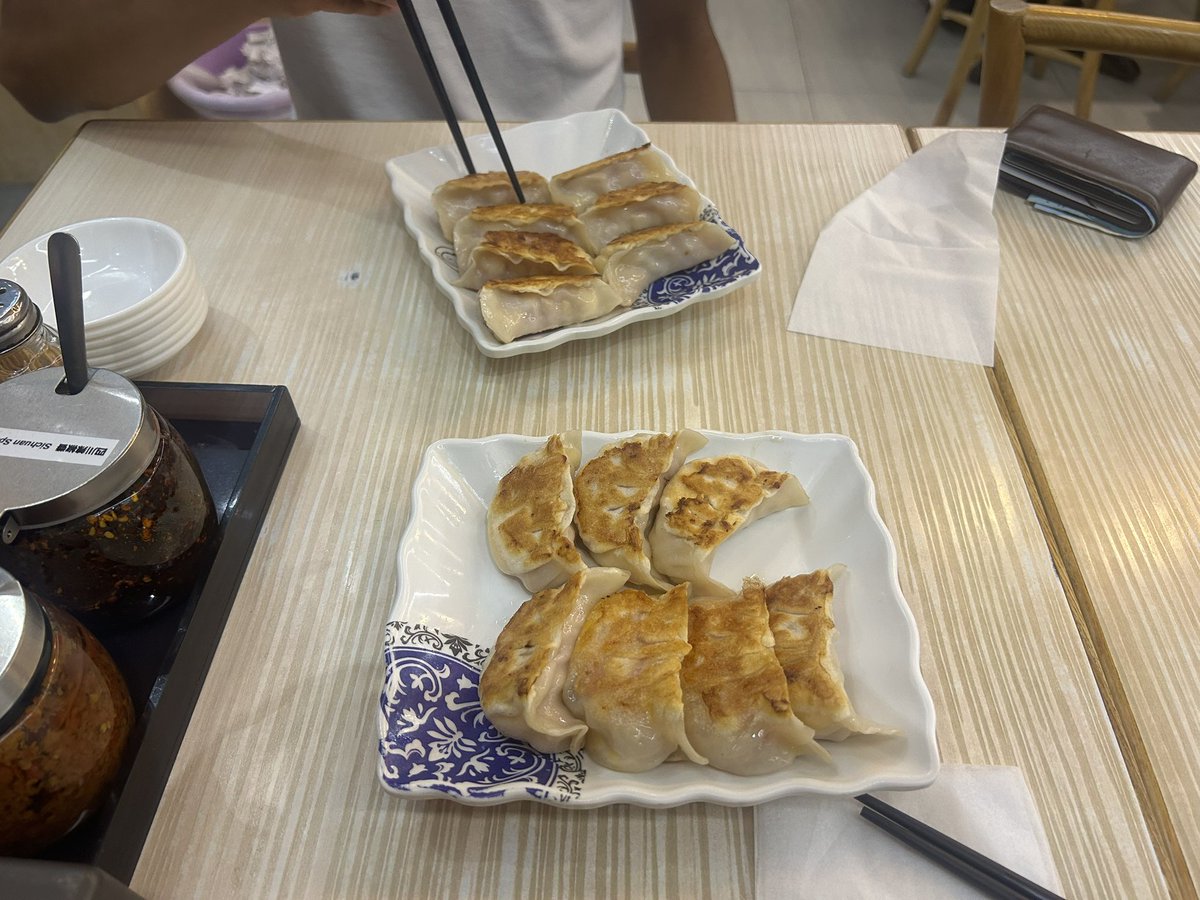 PUFFINGUS's tweet photo. Hong Kong #DinnerPosting https://t.co/YMHH1VuFWQ