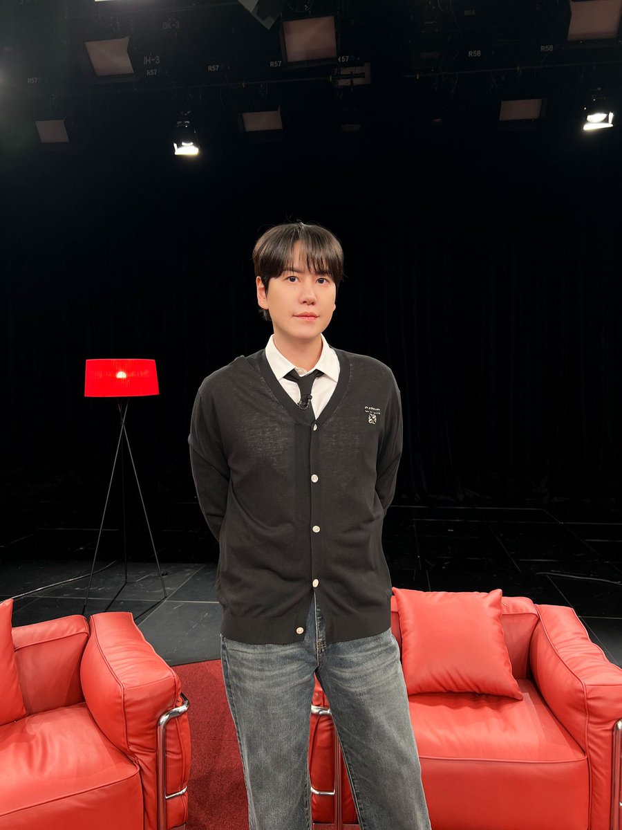 ANdWe___'s tweet photo. 오우 세터 옷 너무 잘 받으신다 https://t.co/5y40g2kNBm
