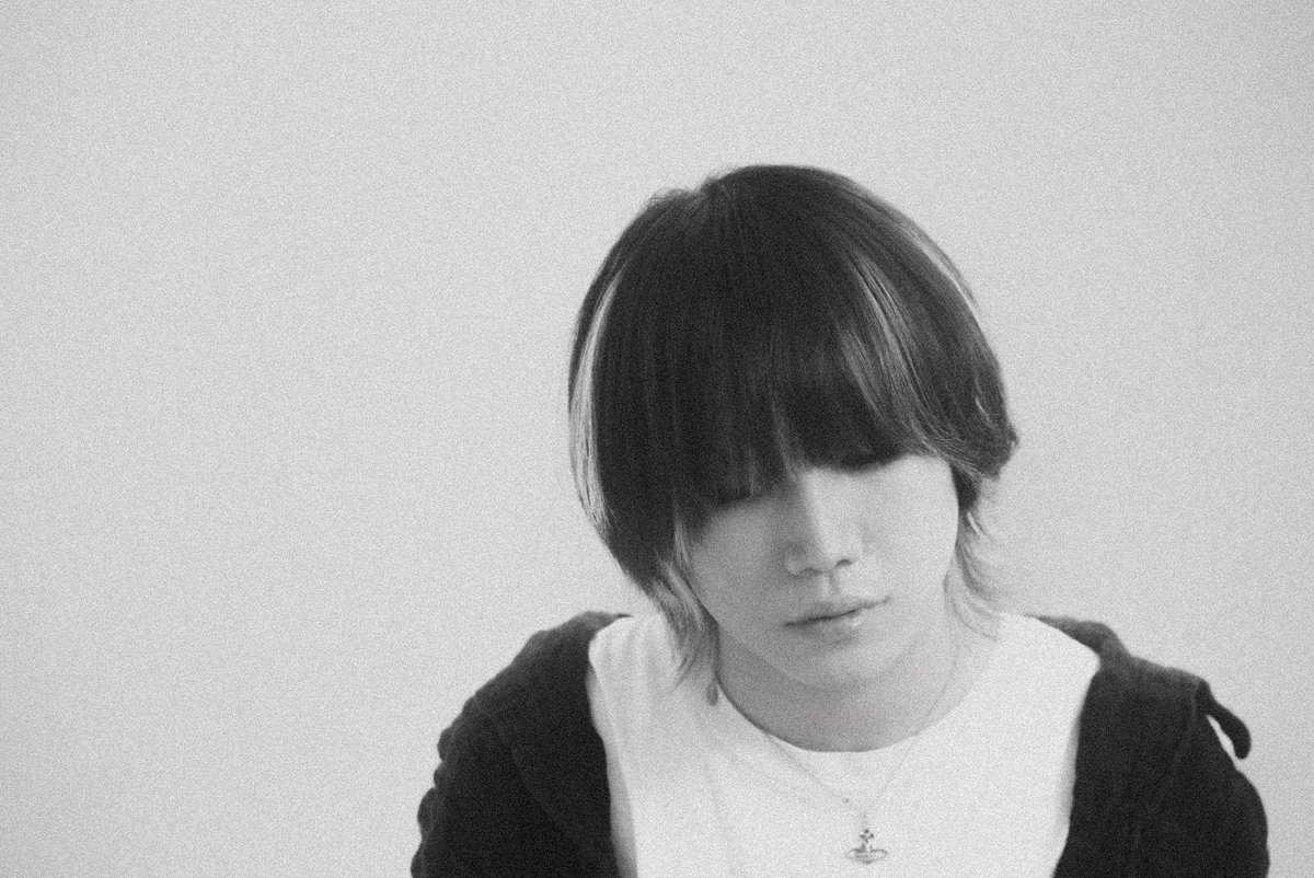 inouzzze's tweet photo. 何も分かってくれないなとか言って
いつも不貞腐れてたけど
今なら眠った振りなんかしないよ
布団の中に連れ込んだら抱きしめてあげる
誰にも言えない遊びをしよう

7/15 0:00 Release
「弱ければ愛されると思ってた」 https://t.co/YFJyyd0WQu