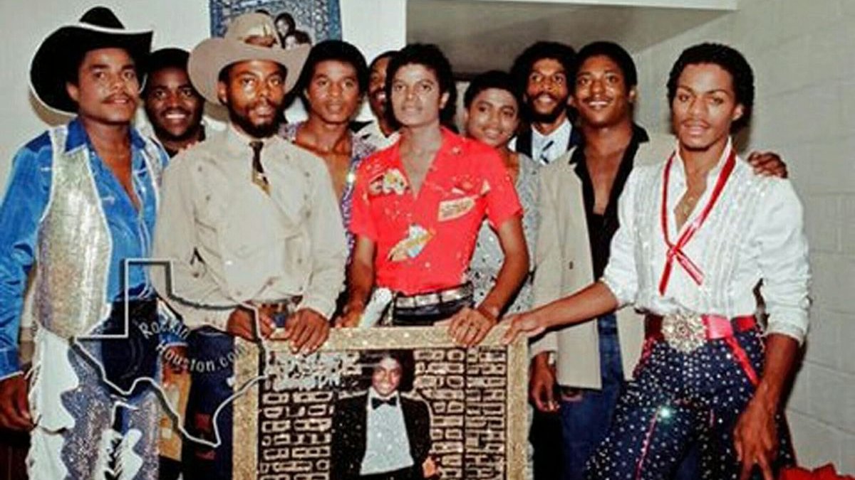 Beatriz65393631's tweet photo. ☆July 12,1981 - The Jacksons' Triumph Tour stops at The Summit in Houston (Texas). https://t.co/Orjhzfqhqf