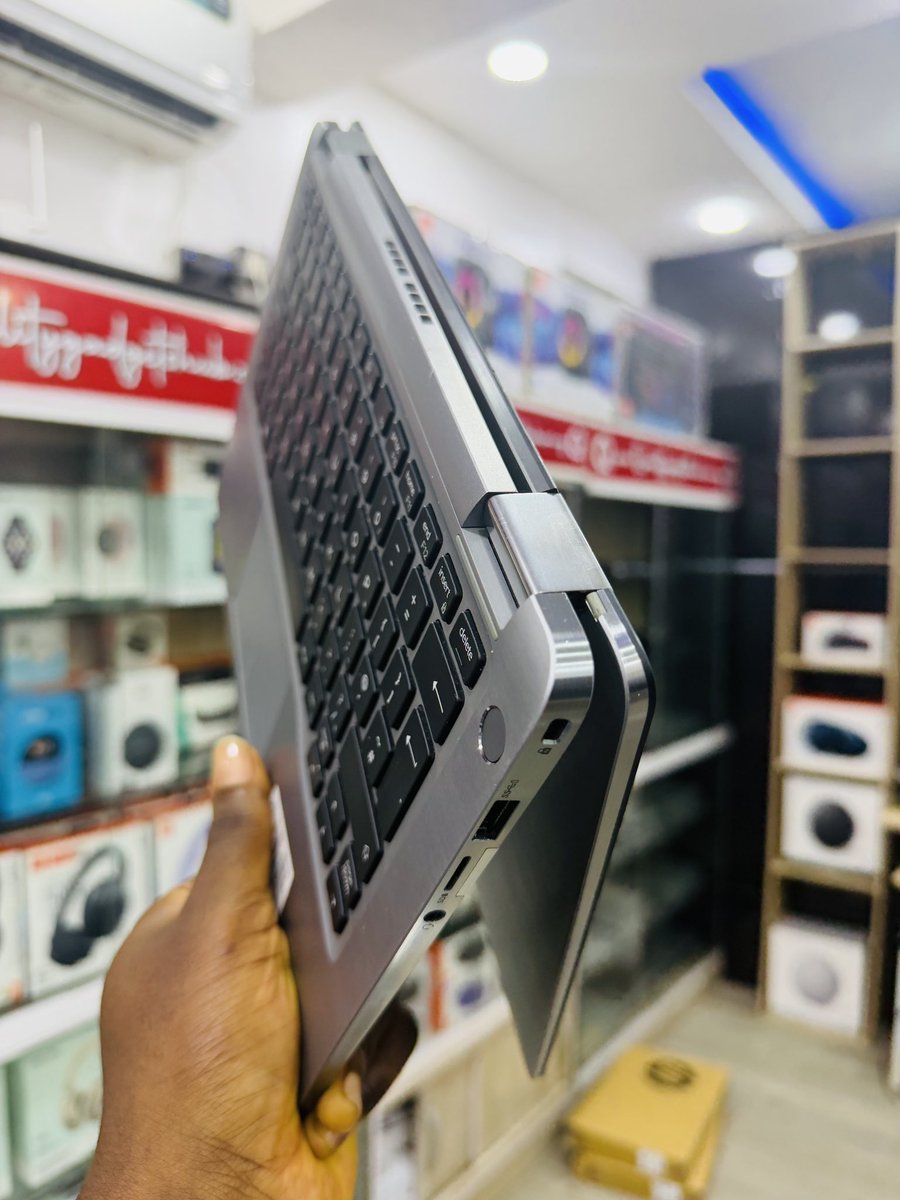 QualityGadgets_'s tweet photo. Premium Used DELL Latitude 7400 2-in-1 Laptop

512gb SSD | 16gb RAM | intel core i7 

14 inches screen | Keyboard Light | 8th Generation 

Fingerprint Unlock | HDMI &amp; USB | x360 Rotation 

Price: ₦490,000 

🛒 Send a DM or 

📞 08169698791 | 💬 07049486290 https://t.co/bTtZNA3ofr