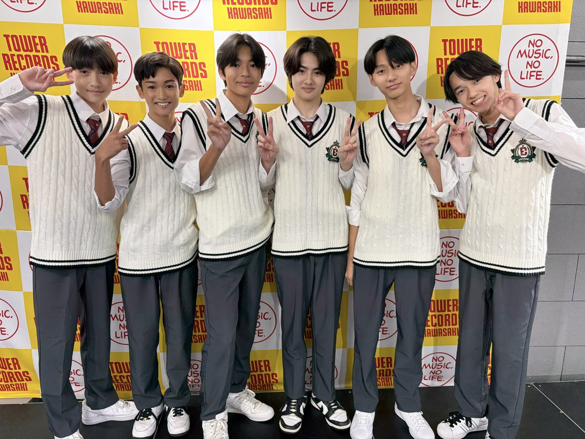 ebidan_tokyo's tweet photo. 「REV:1 from EBiDAN NEXT / EBiDAN TOKYO選抜 スペシャルフリーイベントvol.4 」in川崎ラチッタデッラ中央噴水広場
ありがとうございました!!
＠TOWER_Kawasaki 

#EBiDANTOKYO
#EBiDANNEXT #EBiDAN  #エビネク https://t.co/jNENvBSQAi
