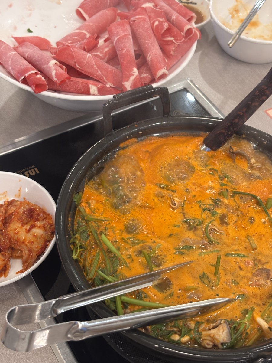 ruitsando's tweet photo. 📍신림 등촌칼국수 미숫가루
진짜 미숫가루 개개개개개개 씹
알 
개맛있다...   근데 칼국수엔 마늘이너무많아요��� 맛있는등촌은아님..  근데 미숫가루가 진짜 인생1등..!! https://t.co/HAnuaGoqCk