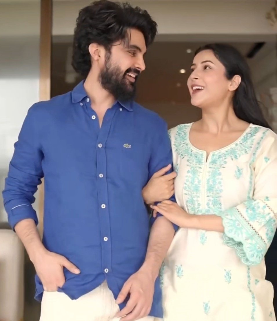 skgslays's tweet photo. The chemistry 🦋🦋🦋 #ShehnaazGill #Ishqnama https://t.co/XNrl21emx1