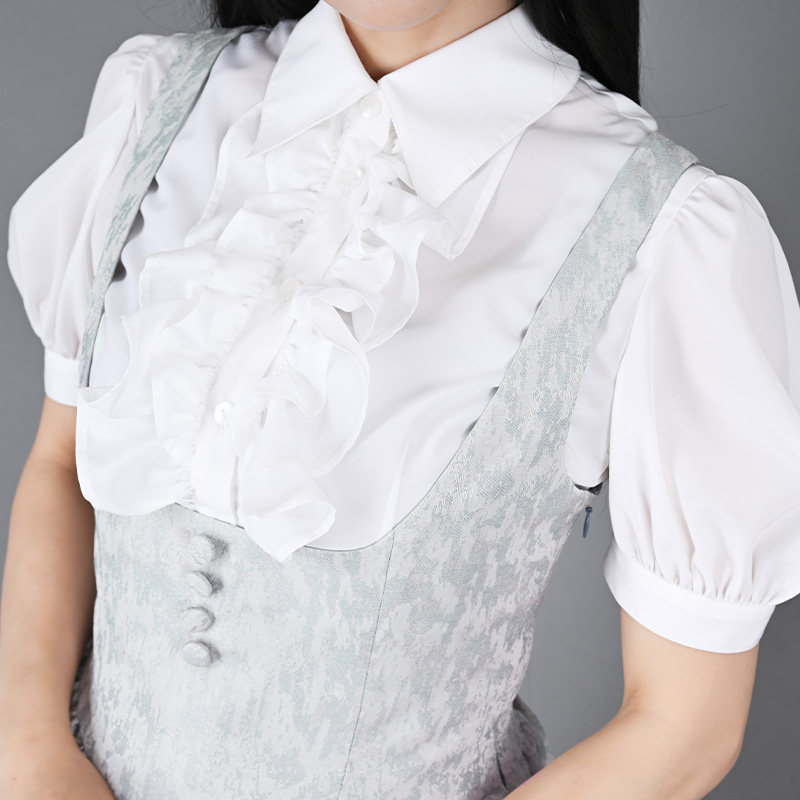 NOS_PROJECT's tweet photo. 【pick up】リリーブラウス　ホワイト

胸元にあしらわれた立体感のあるフリルが、華やかさを演出する半袖ブラウス。さらさらと肌をすべるようなパウダリータッチで、暑い夏も爽やかに。

https://t.co/bAsl4XqLsZ https://t.co/M1bsey0VFs