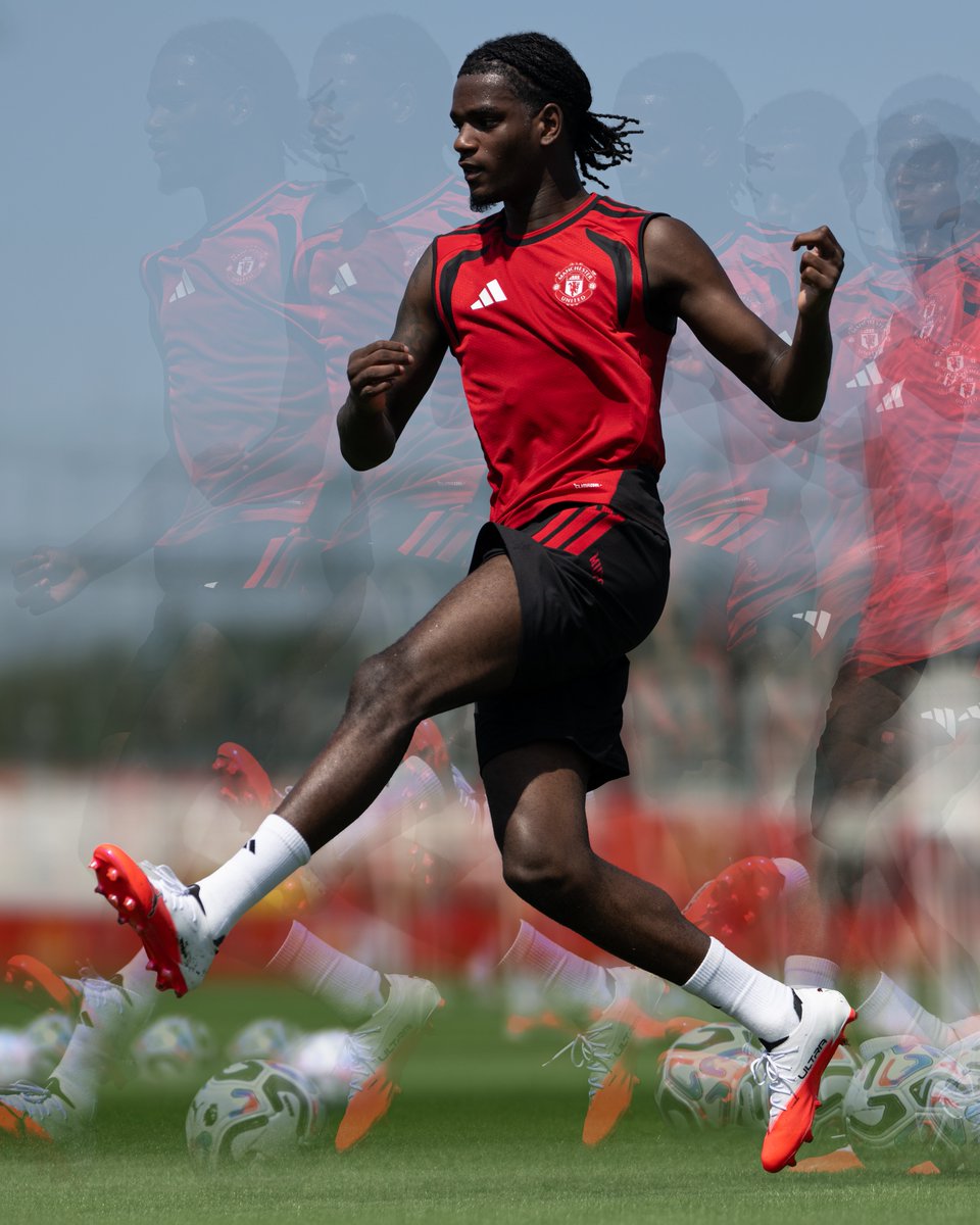 ManUtd's tweet photo. Bringing a fresh energy to pre-season 💪🔋