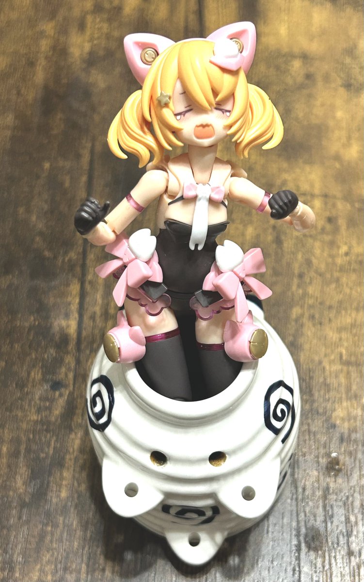 sigra_mecha's tweet photo. そういや実はこれ線香入れじゃなくて
お香入れる小さいぶたさんなんですよね…
ゆえにジャストフィットだったり〜 https://t.co/1lJXWthD4i