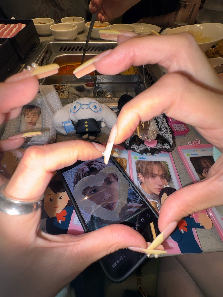 시꾸 tweet media