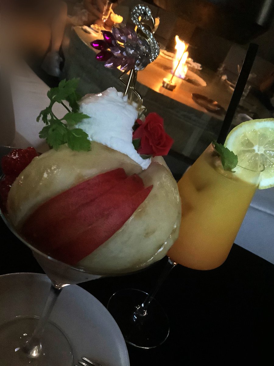 besan_48's tweet photo. 思い立ってパフェ活。
こういうパフェも半年ぶりかしら。 https://t.co/qsD1Gilwhl