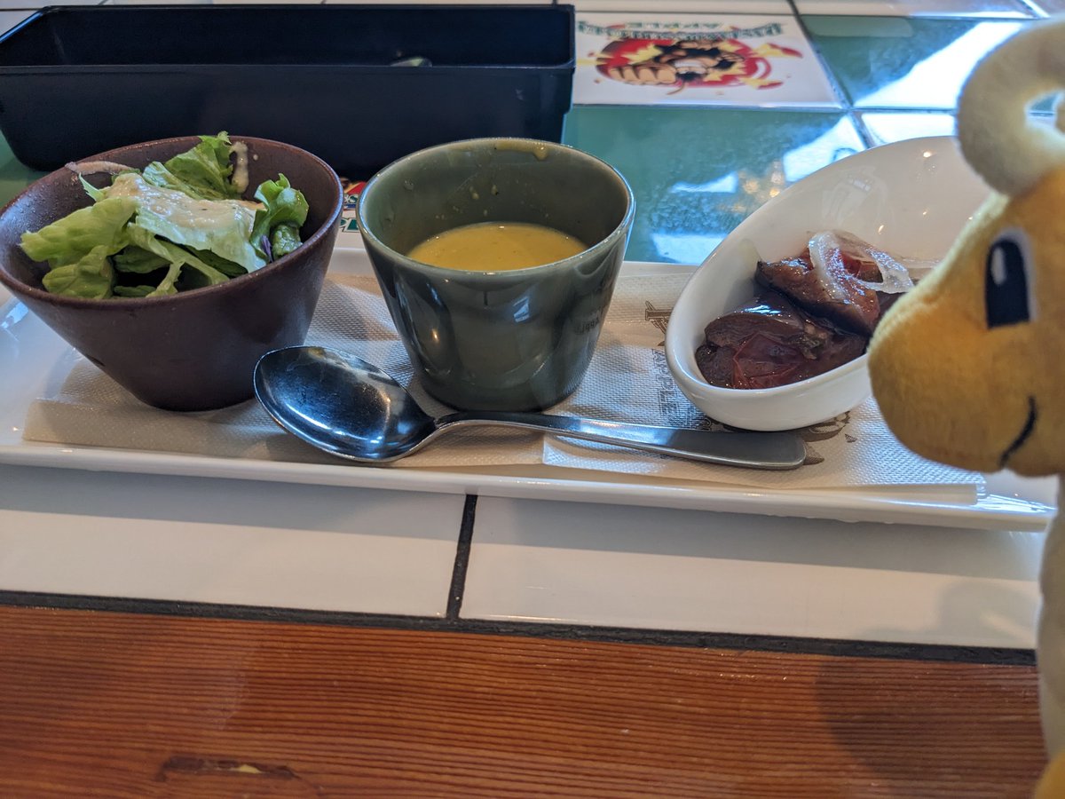 htc1325's tweet photo. 🍝🥗
#ポケモンfit #カイリューfit https://t.co/ajWJOUiilE
