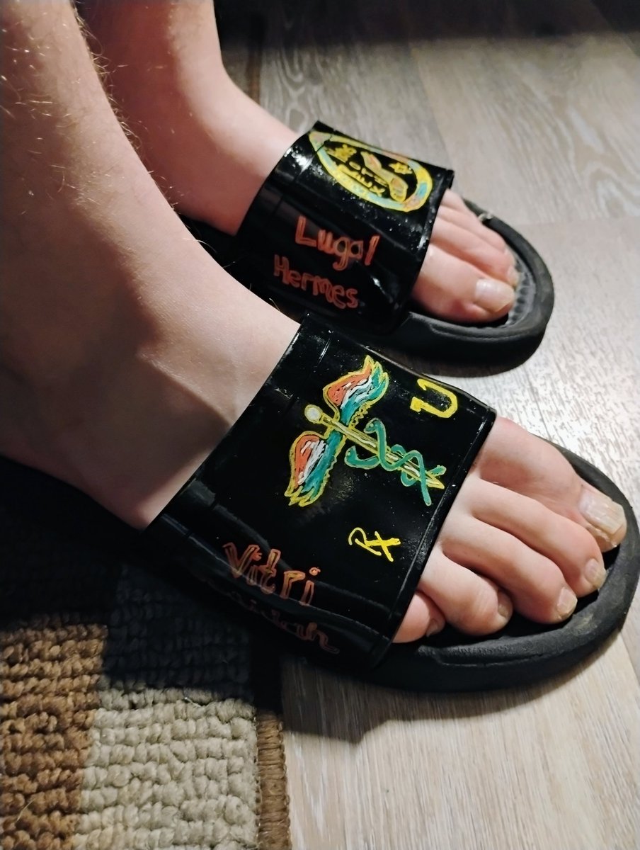 Enki217574's tweet photo. @emon_kkp Gird thyself, and bind on thy sandals. And so he did. And he saith unto him, Cast thy garment about thee, and follow me. #AngelLocsin #angel #SandalsOnly #feetworshi̇p #feetusa #SilentNoMore https://t.co/OvlcSBuiws