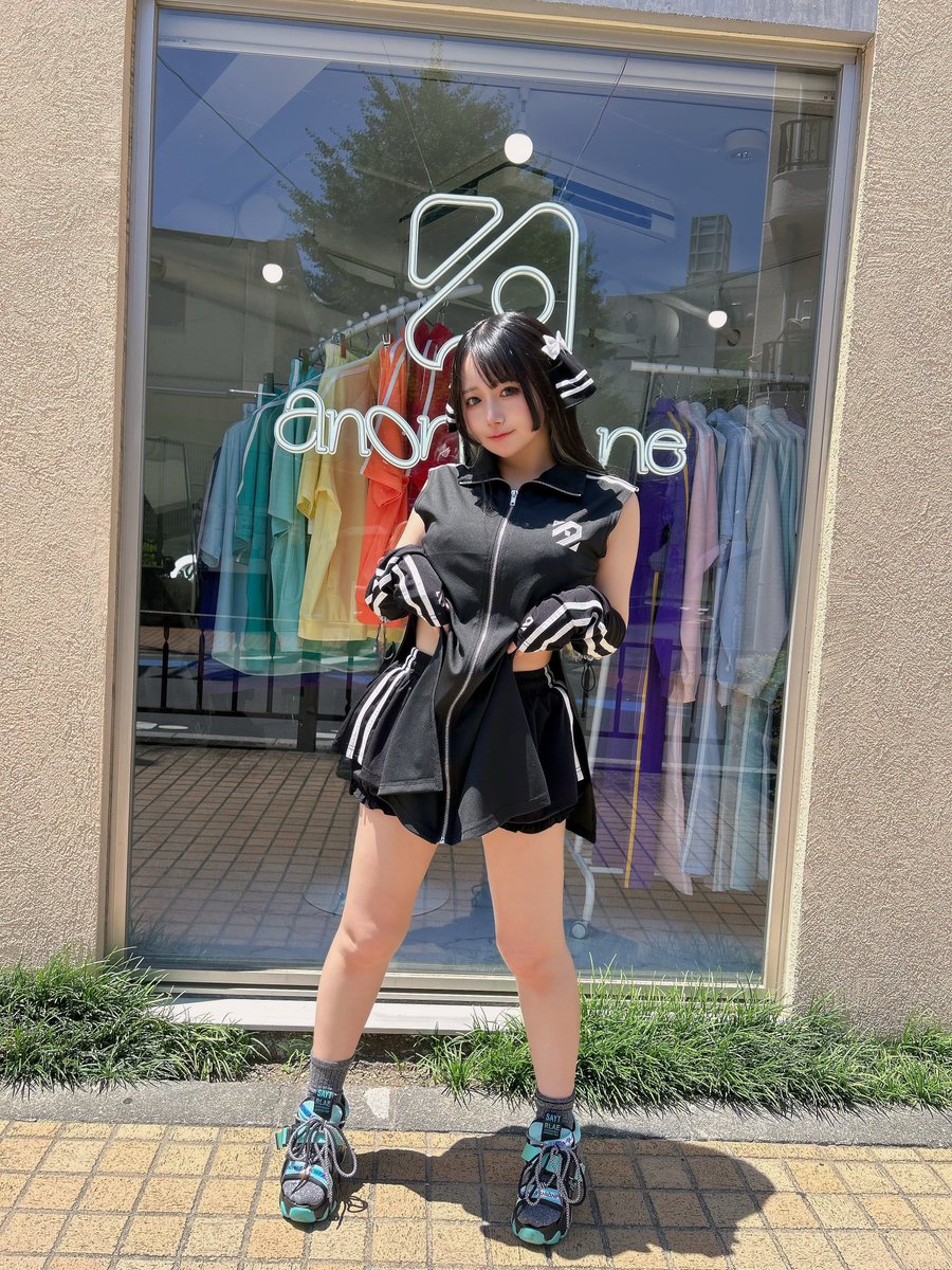 夏に出るノースリーブアノネジャージセットアップ、かなりかわいいな