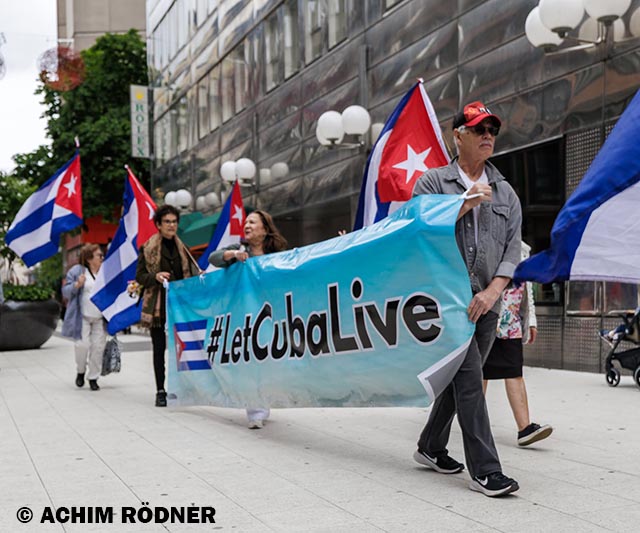 cubainformacion's tweet photo. Frente al Parlamento sueco condenaron el cerco económico y militar contra Cuba https://t.co/yY6RXofelL https://t.co/2SjsMtHsWP