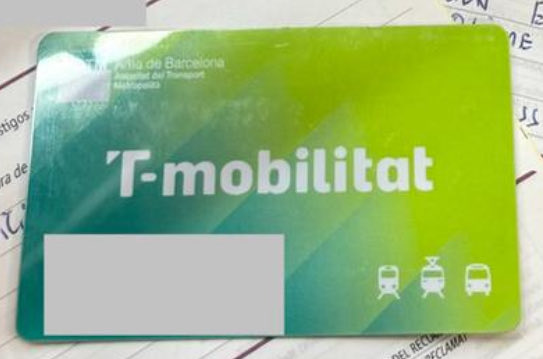dignitatavies's tweet photo. 🚨 Si viatges amb la T-mobilitat i utilitzes Rodalies, revisa això. Van canviar la compensació pels retards i perjudica als usuaris.

❌ La compensació ja no és equivalent al títol que vas comprar. https://t.co/iD7lY0s1Zg