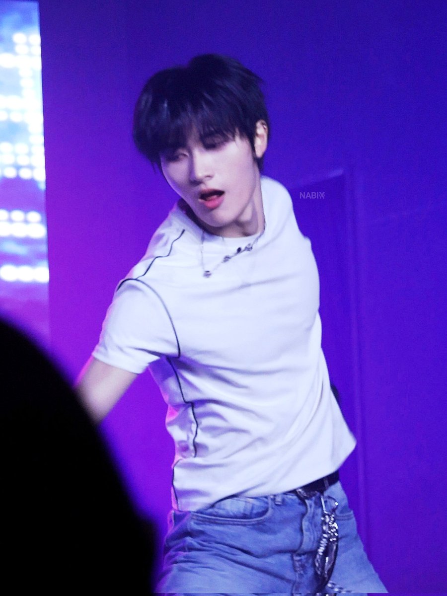 CYY09291017's tweet photo. 💫🤍

#NTX #엔티엑스 #HYEONGJIN #형진 #NABI_SOAR_FOR_NTX

260621 NTX SPECIAL LIVE IN TOKYO RED HEART 2部 https://t.co/lyMSa8kiEk