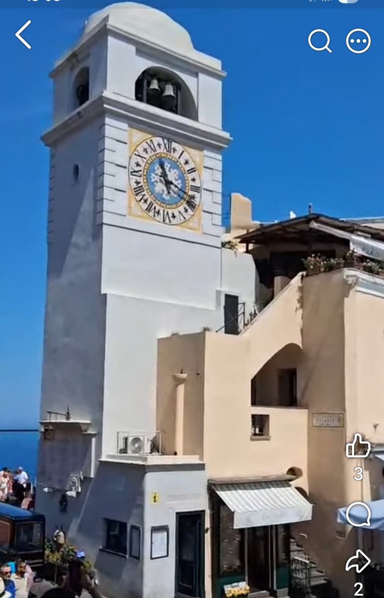 TweetNotizie's tweet photo. La voce di #PeppinoDiCapri riecheggia in Piazzetta e nelle strade dell'isola, le sue canzoni indimenticabili come #Champagne, #Roberta, sono diffuse da svariati altoparlanti ed emozionano i turisti e i concittadini del grande artista

📹 ecco il video 👇 https://t.co/GhtLdKm7eD https://t.co/ech8DjLwB5