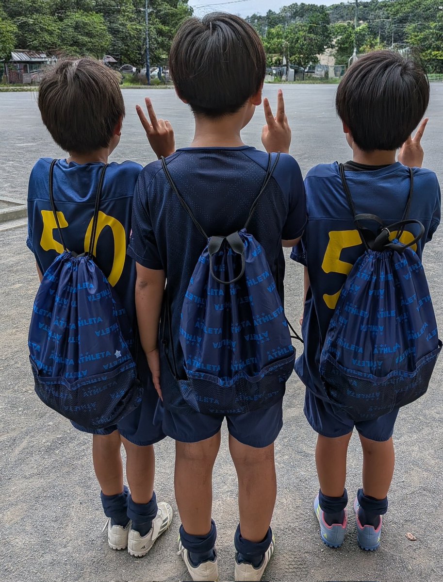 leaofc07's tweet photo. おそろい✌️アスレタ様お世話になっております😊
#アスレタ #athleta #lfc横浜 #選手募集 #個人技術 https://t.co/RKOiG8zjHK