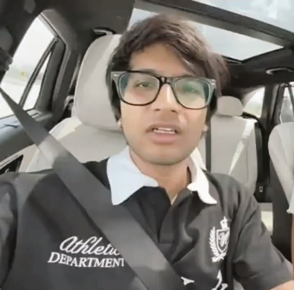 CourageousRo's tweet photo. Sourav Joshi's mercedes has 7 pending challan for over speeding btw.

He is the richest youtuber of india but unable to pay the challan?? What could be the reason?? https://t.co/iBysgRtaM0