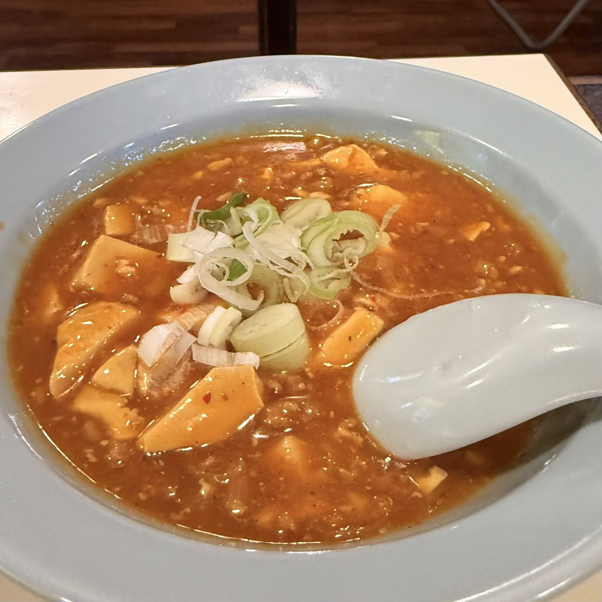 ODAX77's tweet photo. 土曜日の炒飯探訪。
起きるのが遅すぎて、行こうと思ってた新雅に間に合わなかったので、
同じく神楽坂の龍朋へ2度目の来訪。
前回は炒飯と回鍋肉にしたのて、今回は炒飯と麻婆豆腐を注文。
美味しかった！
けど、本命は回鍋肉だなー。
ごちそうさまでした！ https://t.co/0zRn11vJxV