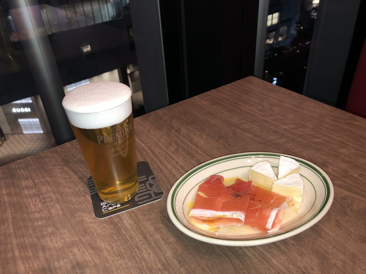 GiGO_Osaka's tweet photo. #GIGOArcadeCafe にはいろいろな種類のお酒やフード、デザートがあります❣️

窓からの夜景を見ながらしっぽりお酒とフードを食べ飲みするのも良し⭕️
ゲーム、ダーツをしながらわいわいお酒を飲むのも良し⭕️

そんなGIGOArcadeCafeにぜひ遊びに来てください😍❣️

#GIGO #お酒 #ゲーム #おつまみ #フード https://t.co/RGVpT9BPut